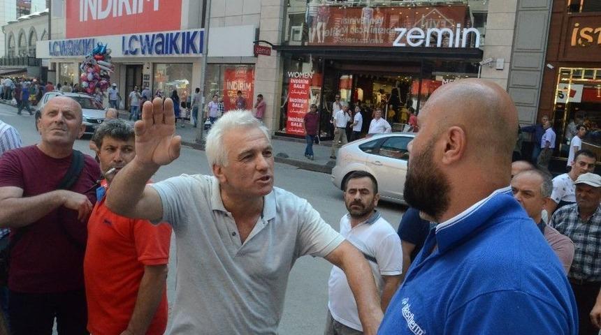 Binadan D&uuml;şen Taş Par&ccedil;aları Korkuttu