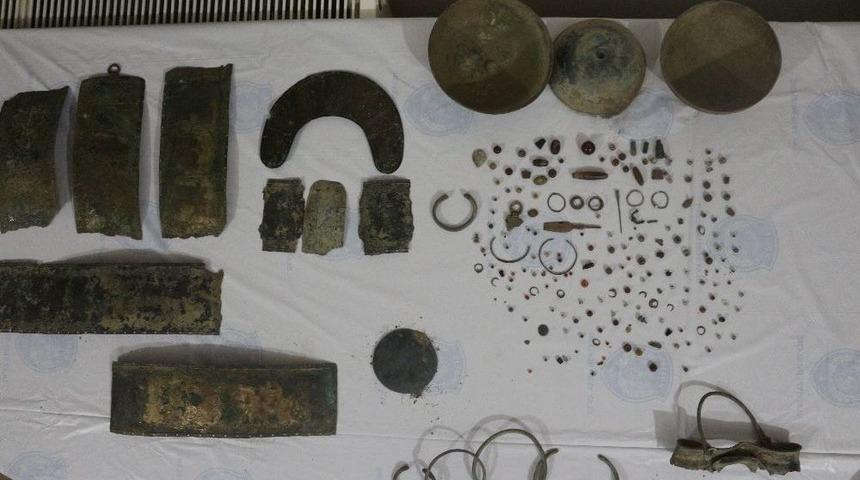 Ağrı&rsquo;da Urartular D&ouml;nemine Ait 205 Adet Tarihi Eser Ele Ge&ccedil;irildi