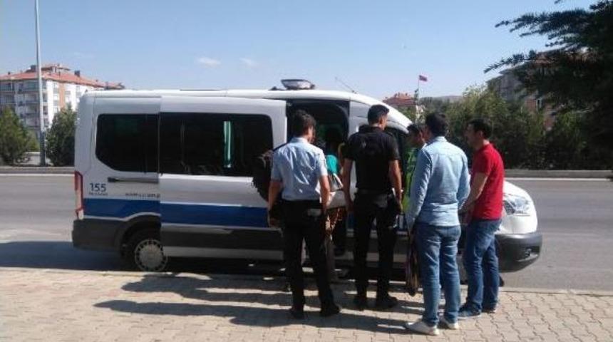 Ka&ccedil;ak G&ouml;&ccedil;men Taşıyan Otob&uuml;s Şof&ouml;r&uuml; Tutuklandı