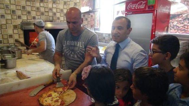 Maddona Için Yaptığı Pizzayı, Tunceli'de Yoksul Çocuklar Için Pişirdi 