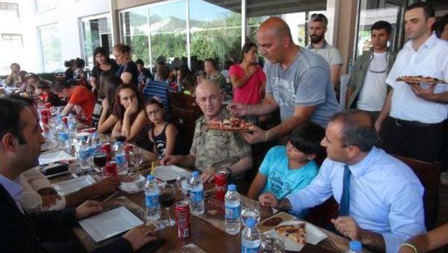Maddona Için Yaptığı Pizzayı, Tunceli'de Yoksul Çocuklar Için Pişirdi 
