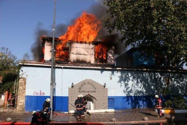 Kasımpaşa'da Tarihi Büyük Hamam Yandı