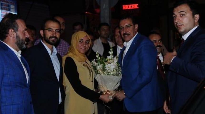 Bakan T&uuml;fenk&ccedil;i: Her Yıl 1 Milyon Gence Iş, Aş, Ekmek Bulmamız Lazım