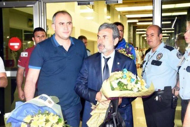 Fenerbahçe'ye İzmir'de Coşkulu Karşılama