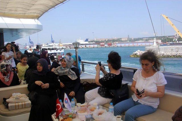 Yıllardır İstanbul’da Yaşayan Kadınlar Boğazı İlk Kez Gördüler