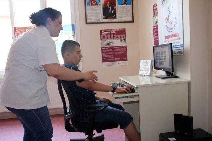 Otizmde Dikkat Eksikliği Çile Olmaktan Çıkıyor G2