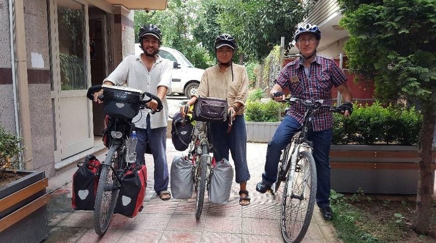 İtalya&rsquo;dan Yola &Ccedil;ıkan Bisikletli &Ccedil;ift Japonya&rsquo;ya Bisiklet İle Gidiyorlar