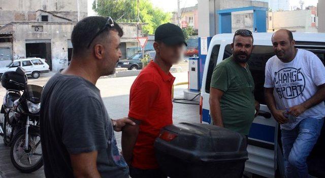 Polisi Görünce Uyuşturucu Hapları Poşetiyle Birlikte Yuttu