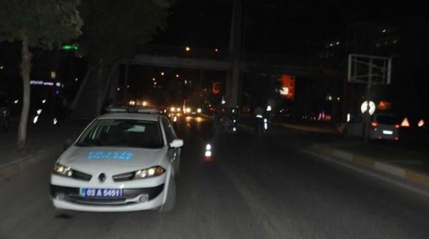 Polis Aracının &Ccedil;arptığı Kadın &Ouml;ld&uuml;