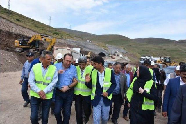 Ardahan'ın 'çılgın Projesi'nde Ilgar Dağı'na Tünel Kazımı Başladı