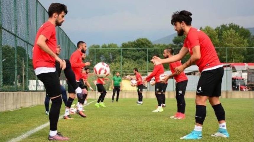 Utaş Uşakspor'un G&ouml;z&uuml; Y&uuml;ksekte