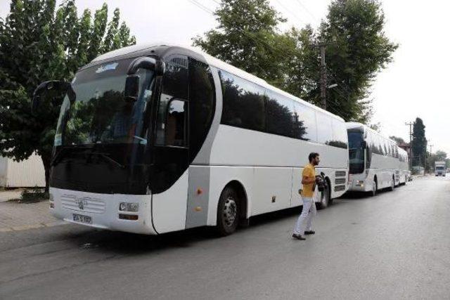 İş Makinesi Devrildi, Tren Seferleri Durdu (2)