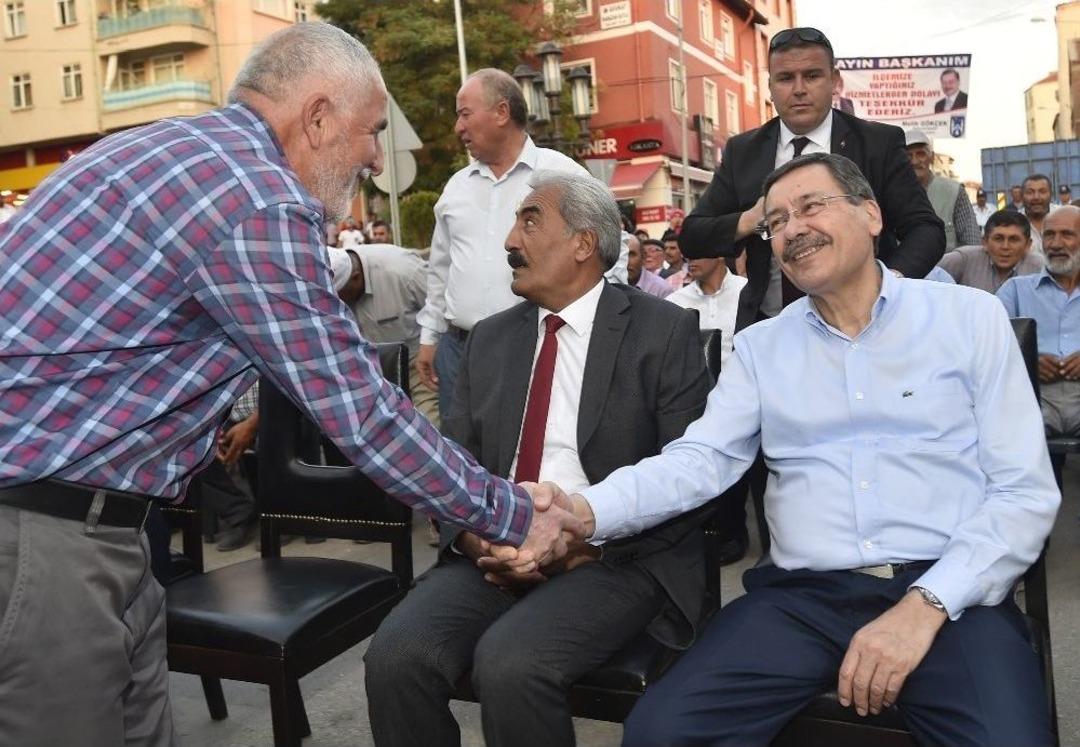 Başkan G&ouml;k&ccedil;ek Şerefliko&ccedil;hisar&rsquo;da