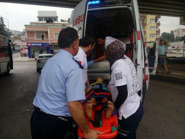 Samsun’da İki Otomobil Çarpıştı: 3 Yaralı