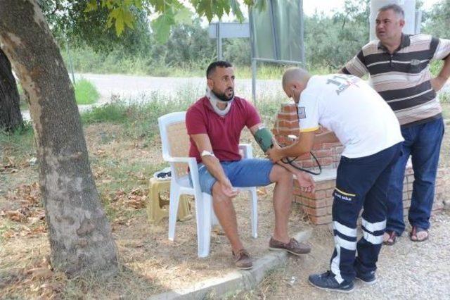 Bursa'da Yolcu Minibüsü Ile Otomobil Çarpıştı: 3 Yaralı