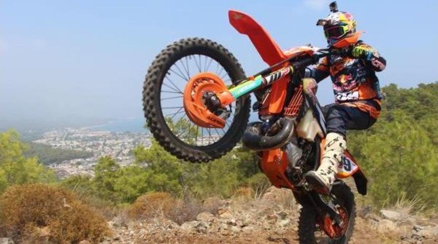 İspanyol Yarışçı Gomez'den Kemer'de Gösteri