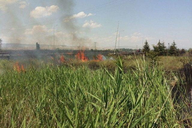 İtfaiye Uyarıyor: “ot Ve Anız Yangınlarına Dikkat”