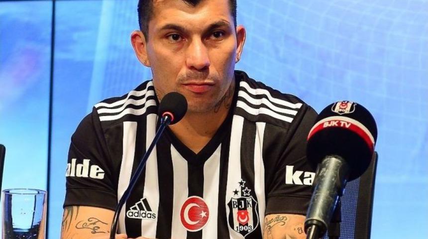 Medel: &ldquo;&ccedil;ok B&uuml;y&uuml;k Bir Kul&uuml;be Geldim&rdquo;