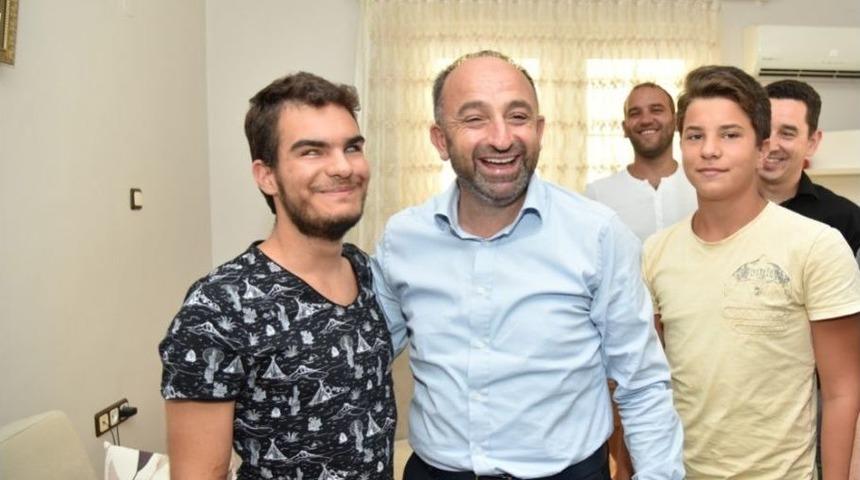 Başkan Üzülmez’den Enes’e Tam Destek