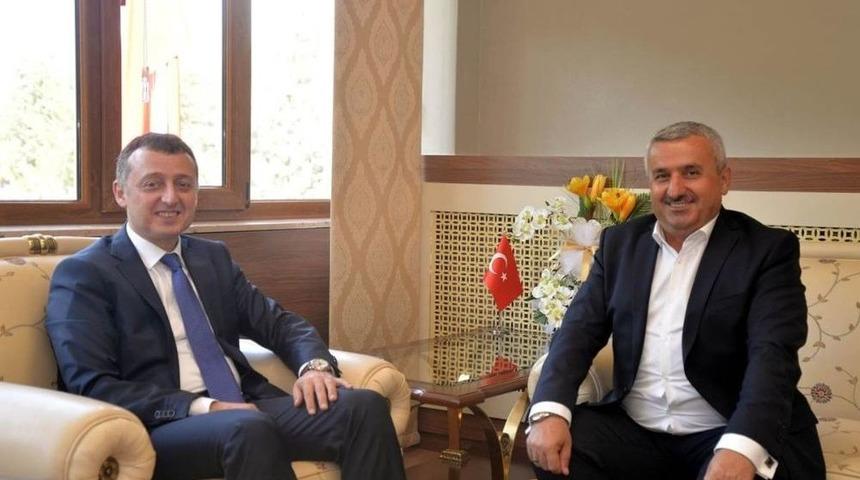 K&ouml;rfez Belediye Başkanı Baran&rsquo;dan Vali B&uuml;y&uuml;kakın&rsquo;a Ziyaret