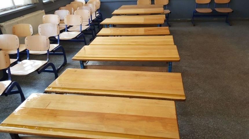 Sıralar &Ouml;ğrenciler İ&ccedil;in Yenileniyor