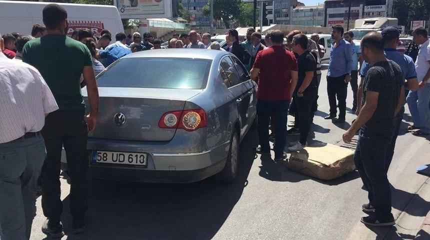 Malatya&rsquo;da Otomobilin &Ccedil;arptığı Bir Kişi Yaralandı