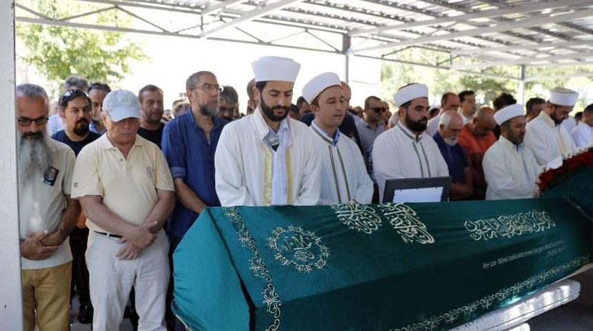 &Uuml;nl&uuml; Reklamcı Tuğrul S&uuml;er Son Yolculuğuna Uğurlandı