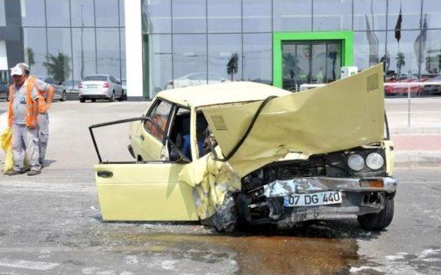 Antalya'da Kaza: 4 Yaralı