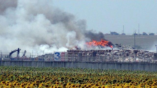 Fabrika Deposunda Yangın