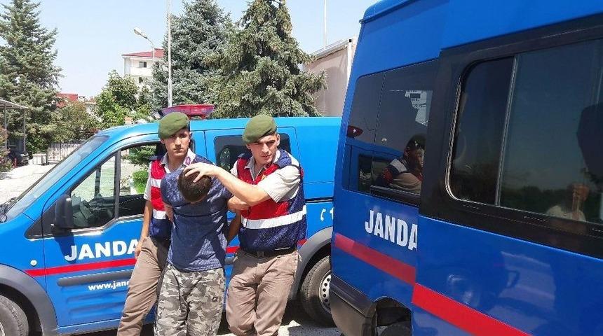 Muhtarın Otomobilini &Ccedil;alan Ş&uuml;pheli Jandarmaya Yakalandı