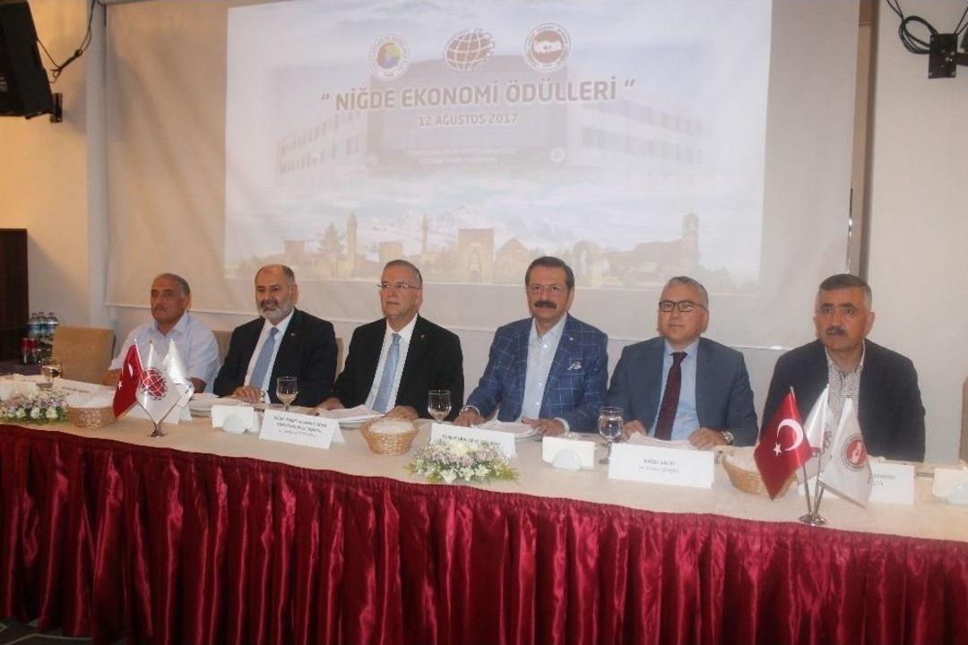 Niğde&rsquo;de Ekonomi &Ouml;d&uuml;lleri Sahiplerine Verildi