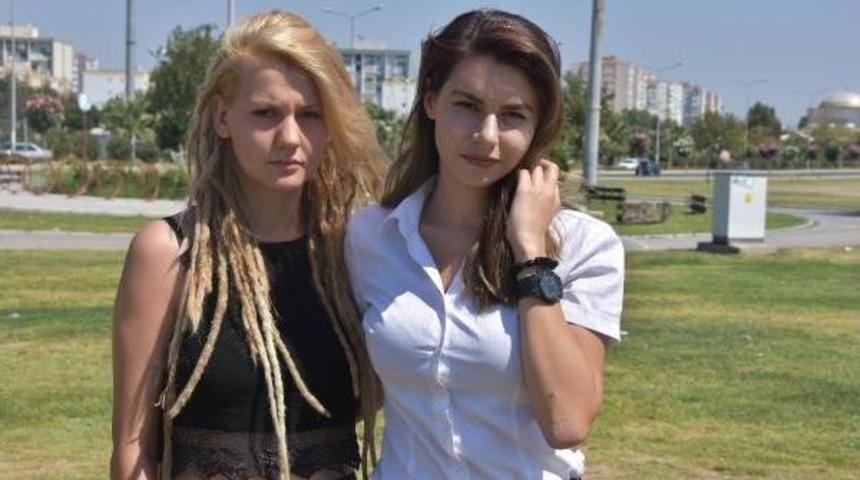 İzmir'de Iki Kıza Polis Dayağına &Ccedil;ifte Soruşturma