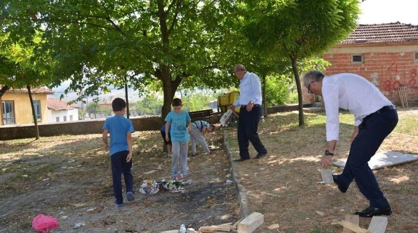 Başkan Miniklerle &Ccedil;&ouml;p Topladı