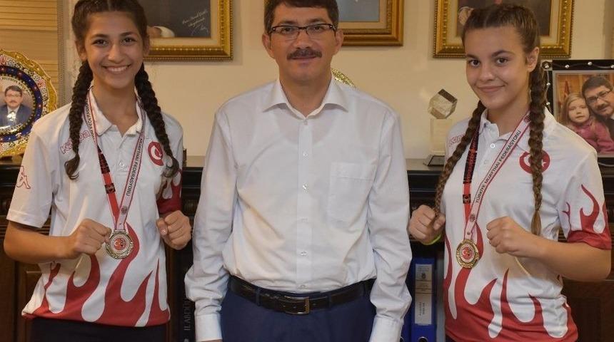 Şehzadeler Uluslararası Arenada Başarıya Doymuyor