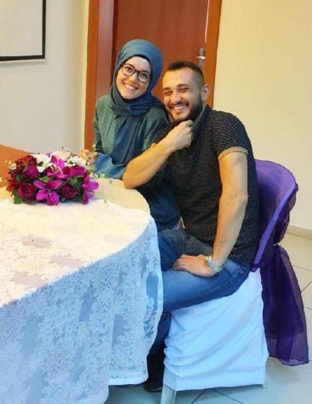 Yeni Evlenen Çifte Nikah Kaydı Şoku