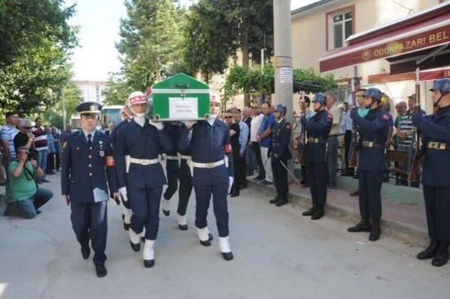 Kore Gazisi, Askeri Törenle Toprağa Verildi