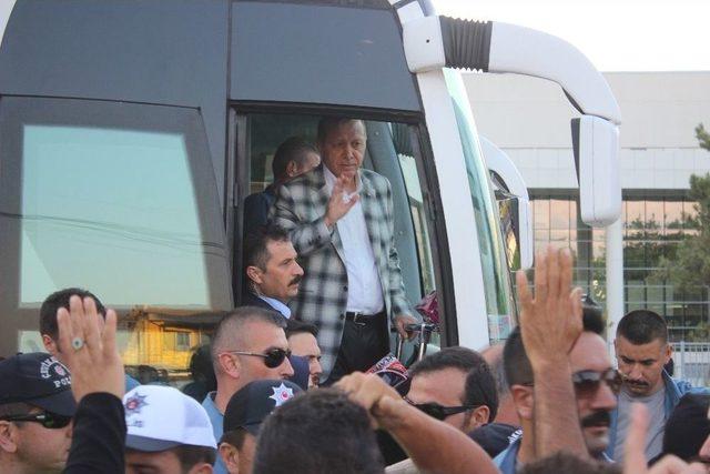 Cumhurbaşkanı Erdoğan’dan Çocuklara Oyuncak