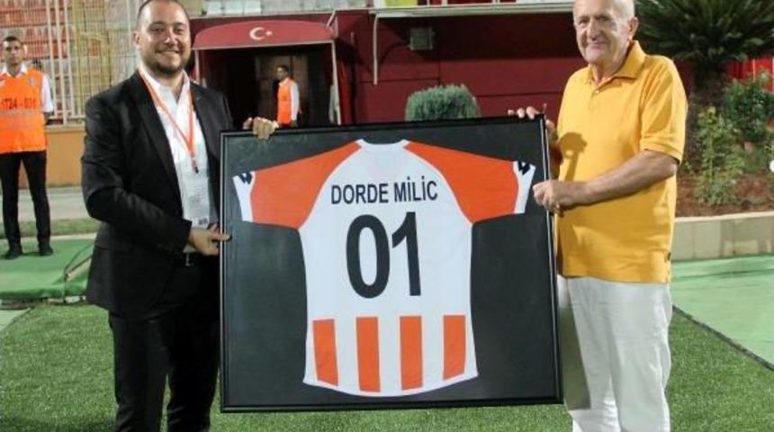 Adanaspor'dan Dorde Mili&ccedil;'e Plaket