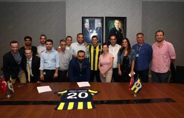 Fenerbahçe, Giuliano'ya Imzayı Attırdı