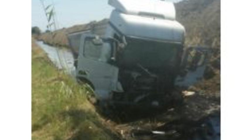 Devrilen Hafriyat Kamyonunun Şof&ouml;r&uuml; Yaralandı