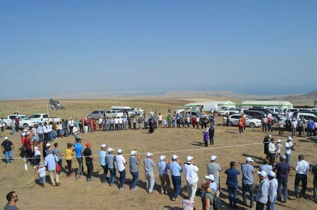 Süphan Dağı Eteklerinde Şenlik Coşkusu