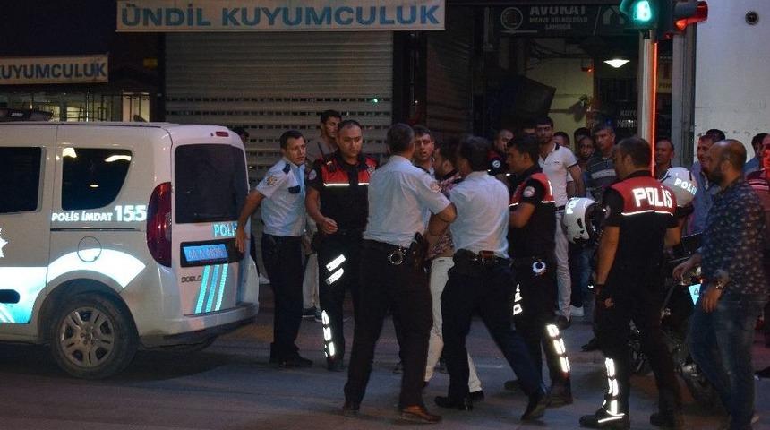 Trafikte Yol Verme Kavgası Karakolda Bitti