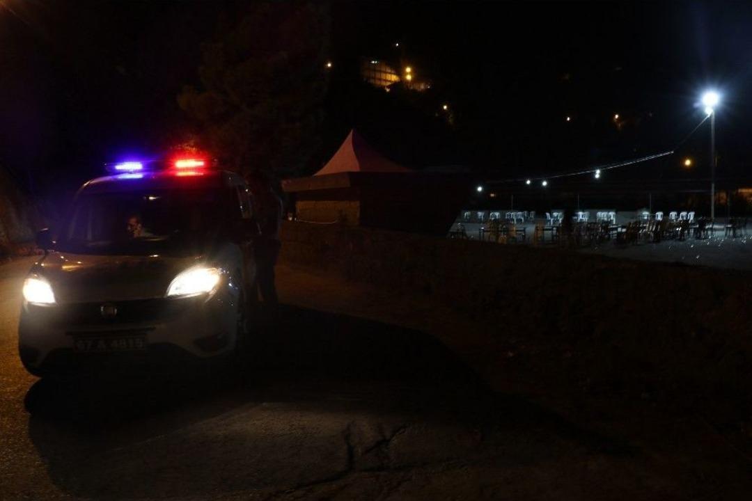 D&uuml;ğ&uuml;nde Silahlar Konuştu: 4 Yaralı