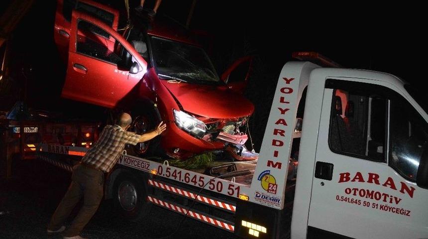 K&ouml;yceğiz&rsquo;de Otomobil Kanala Devrildi; 7 Yaralı