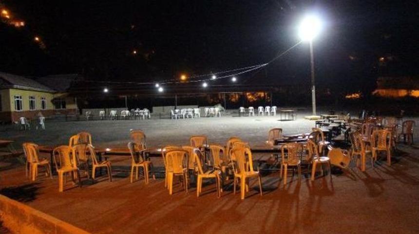 Zonguldak'ta D&uuml;ğ&uuml;nde Silahlı Kavga: 4 Yaralı