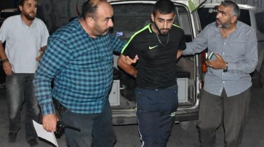 Gasp&ccedil;ıyı, Elleri Ve Boynundaki D&ouml;vmeleri Yakalattı