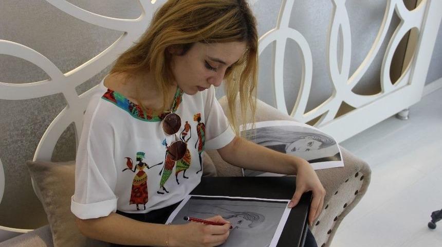 Demet Akalın Hayranlığı Hastanelik Etti