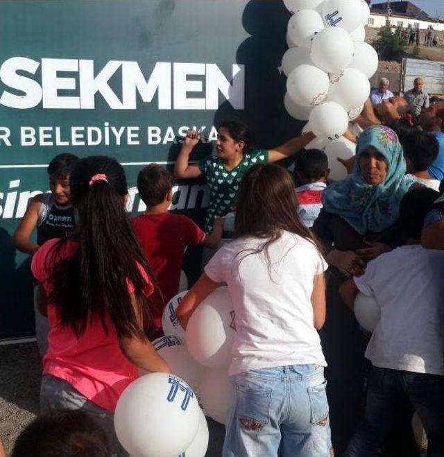 Temel Atma Töreninde Çocukların Balon Izdihamı