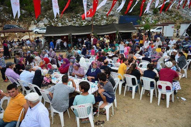 Karagöl Şenliğinde Keçi Kırkma Yarışması