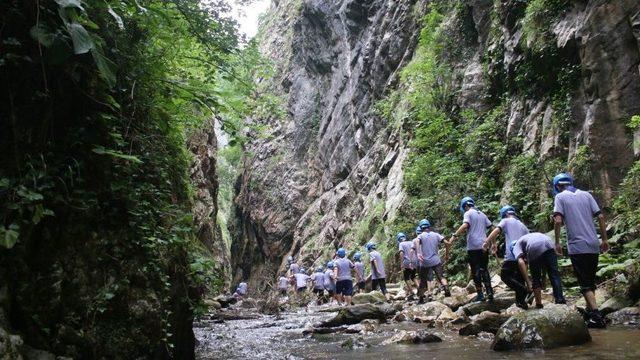 İzciler Serindere Kanyonunu Keşfetti